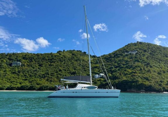 Catamaran de luxe avec équipage TABULA RASA