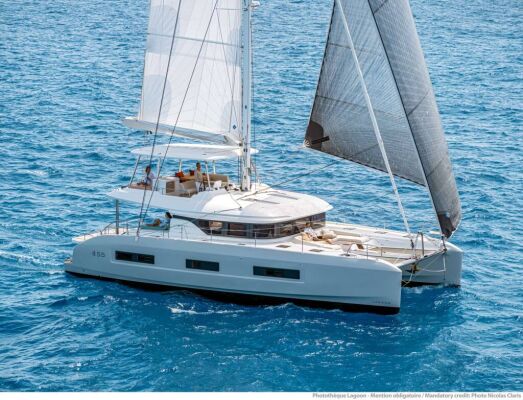 Catamaran de luxe avec équipage SCUBA DOO 55'