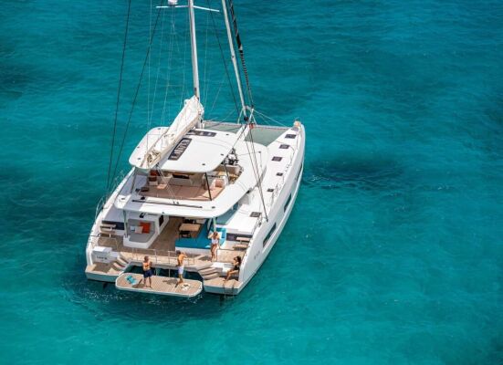 Catamaran de luxe avec équipage SEAS THE DAY