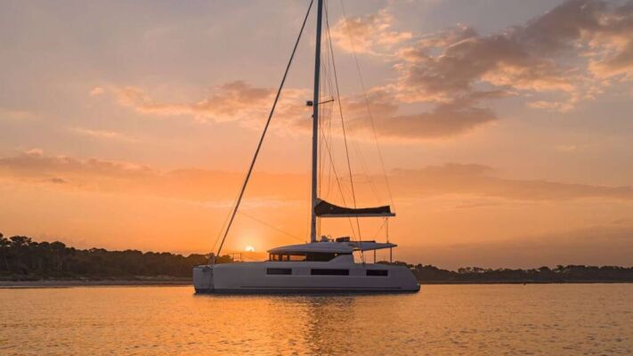 Catamaran de luxe avec équipage Nauti Cat