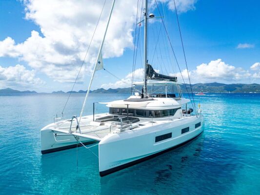 Catamaran de luxe avec équipage VALINOR - Summer