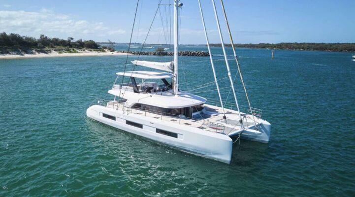Catamaran de luxe avec équipage AMAREA