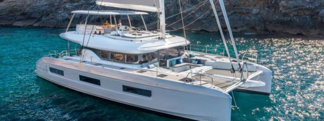 Catamaran de luxe avec équipage CATWALK I