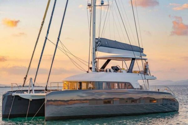 Catamaran de luxe avec équipage ODYSSEY