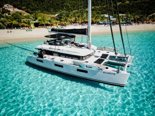 Catamaran de luxe avec équipage SEAHOME