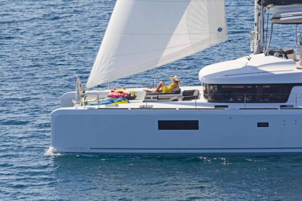 Catamaran de luxe avec équipage SUMMER STAR