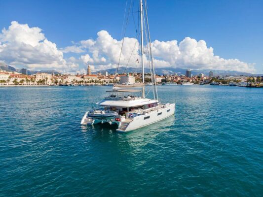 Catamaran de luxe avec équipage ADRIATIC LION (Lagoon 620)