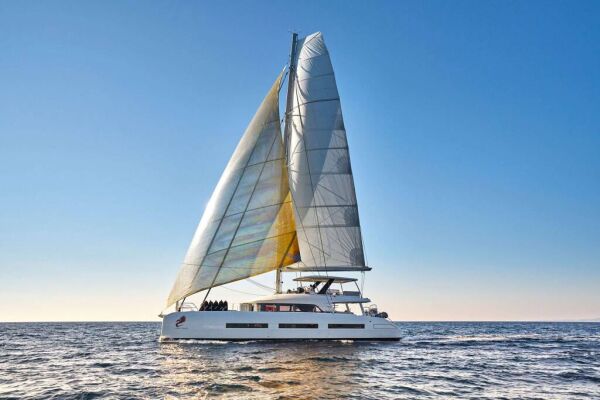 Catamaran de luxe avec équipage ADRIATIC DRAGON