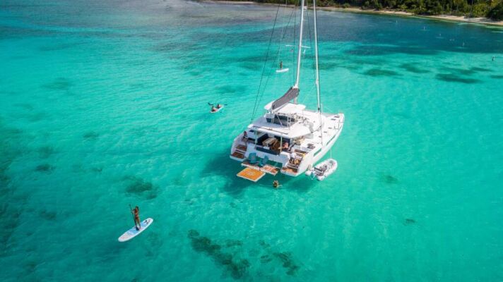 Catamaran de luxe avec équipage KARMA