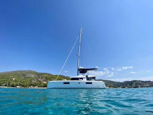 Catamaran de luxe avec équipage ONEIDA