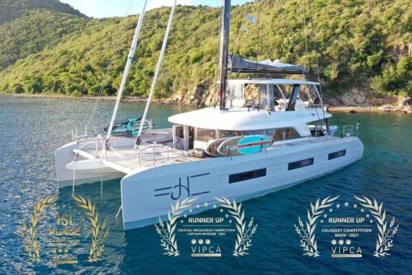 Catamaran de luxe avec équipage JUSTIFIED HORIZONS