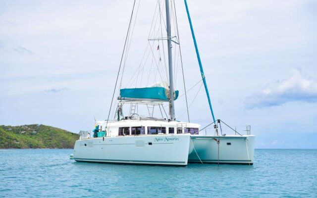 Catamaran de luxe avec équipage MAKIN MEMORIES