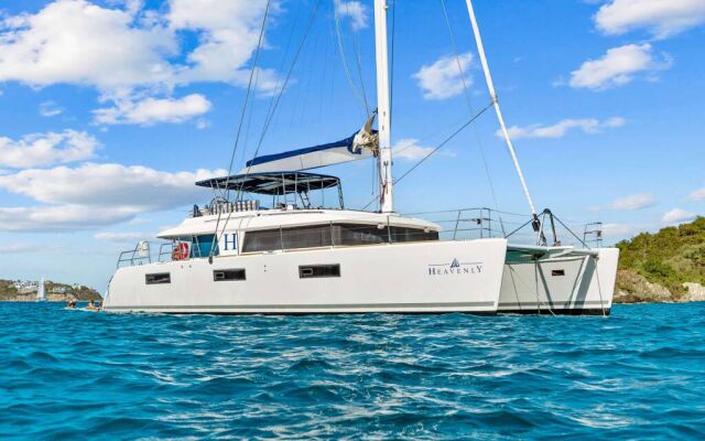 Catamarán de lujo con tripulación HEAVENLY