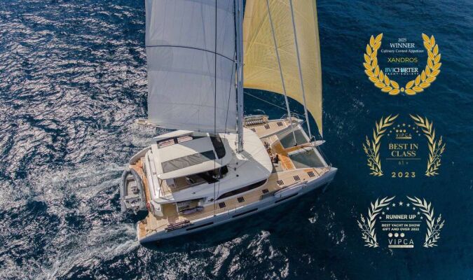 Catamaran de luxe avec équipage XANDROS