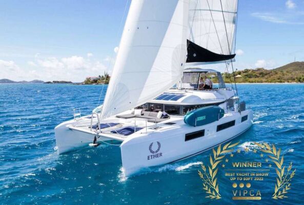 Catamaran de luxe avec équipage ETHER