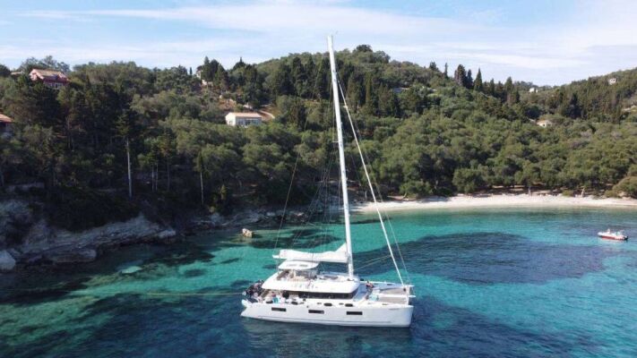 Catamaran de luxe avec équipage GRACE