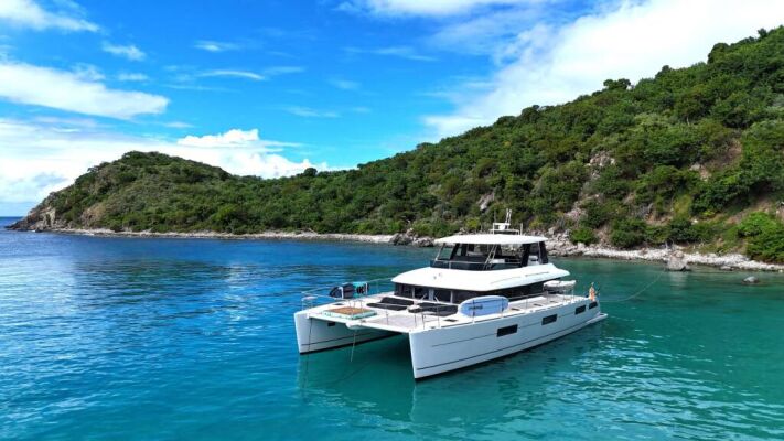 Catamaran de luxe avec équipage PHILOTIMO