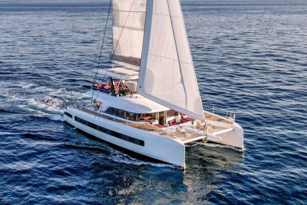 Catamaran de luxe avec équipage DAIQUIRI