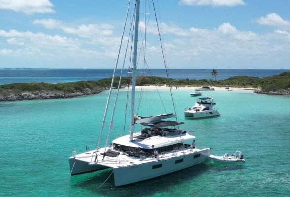 Catamaran de luxe avec équipage ASCENSION