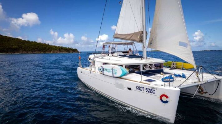Catamaran de luxe avec équipage KNOT 5280