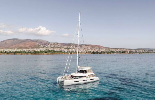 Catamaran de luxe avec équipage WHITE CAPS