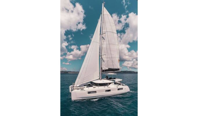 Catamaran de luxe avec équipage SARAMIMI (Summer)