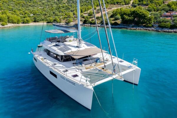 Catamaran de luxe avec équipage Cool Change