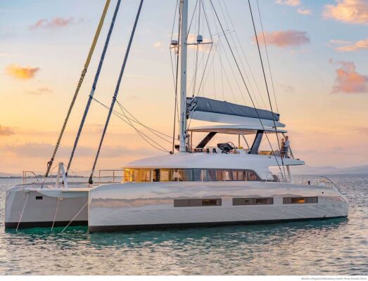Catamaran de luxe avec équipage SYLENE