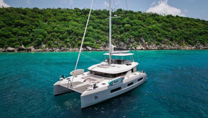 Catamaran de luxe avec équipage ISLAND HOPPIN' 55
