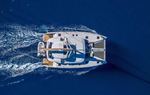 Catamaran de luxe avec équipage MAESTRO