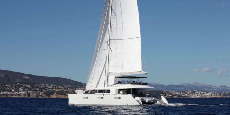 Catamaran de luxe avec équipage LADY M