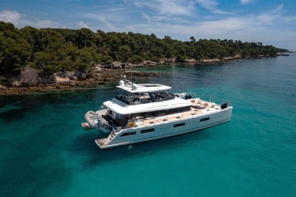 Catamaran de luxe avec équipage LA FREGATE