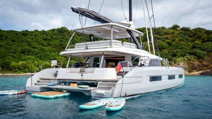 Catamaran de luxe avec équipage SEAHOME II