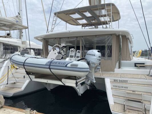 Catamarán de lujo con tripulación Big Daddy