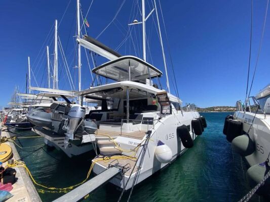 Catamaran de luxe avec équipage The Moon