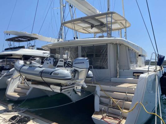 Catamaran de luxe avec équipage Orsa Maggiore