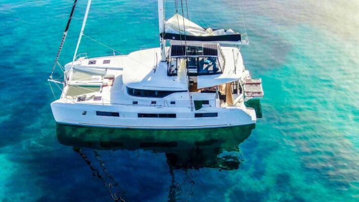 Catamaran de luxe avec équipage SOPHIA