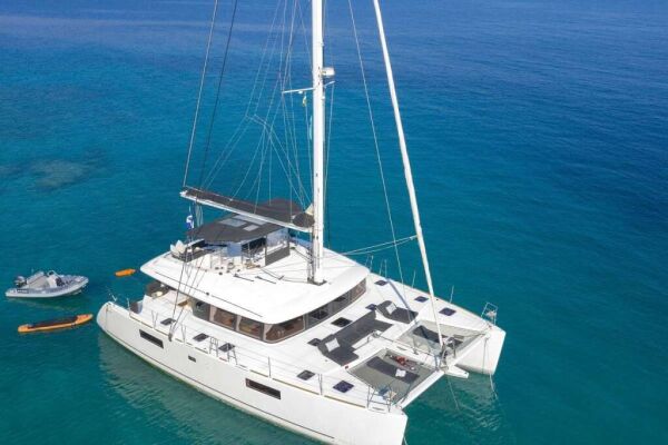 Catamaran de luxe avec équipage BOOM