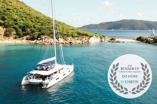 Catamarán de lujo con tripulación DO MORE