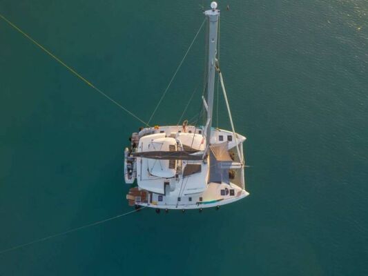 Catamaran de luxe avec équipage AEGEUS