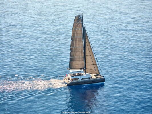 Luxus-Crew-Katamaran Lagoon Sixty5 2025