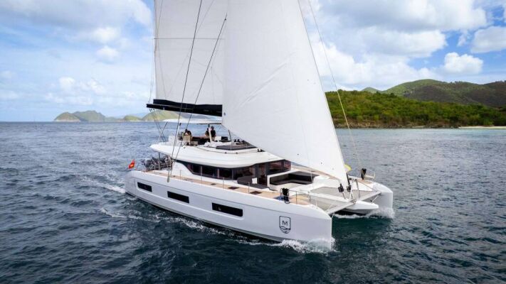 Catamaran de luxe avec équipage MINTED ONE