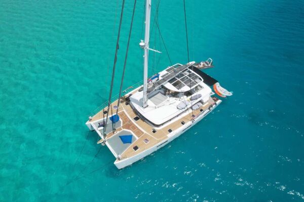 Catamaran de luxe avec équipage ZEN QUEST