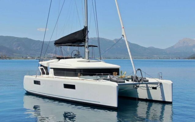 Catamaran de luxe avec équipage ACE OF HEARTS