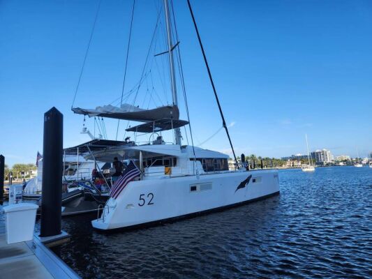 Catamaran de luxe avec équipage Sea Lab