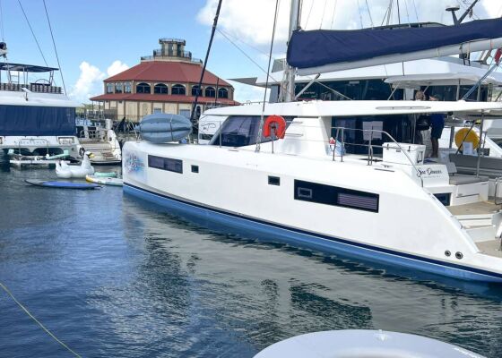 Catamaran de luxe avec équipage SEA DANCER