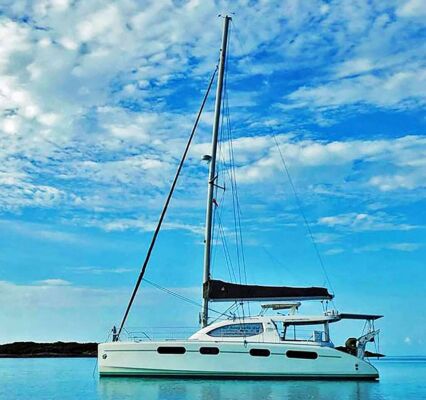 Catamaran de luxe avec équipage THE SPACE BETWEEN
