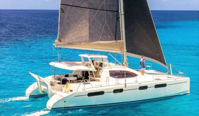Catamaran de luxe avec équipage DESTINY III