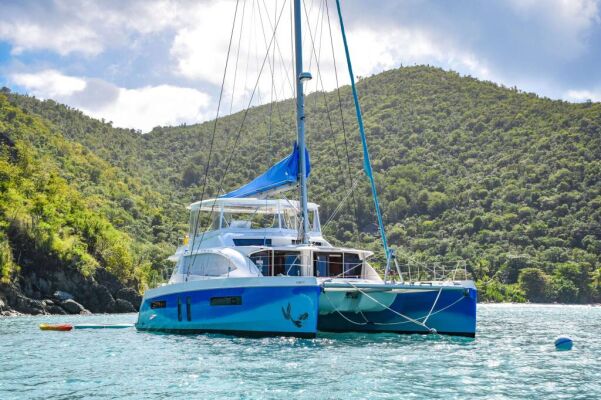 Luxury Crewed Catamaran TOUCH THE SKY