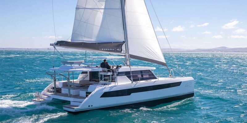 Catamaran de luxe avec équipage BELIEVEN